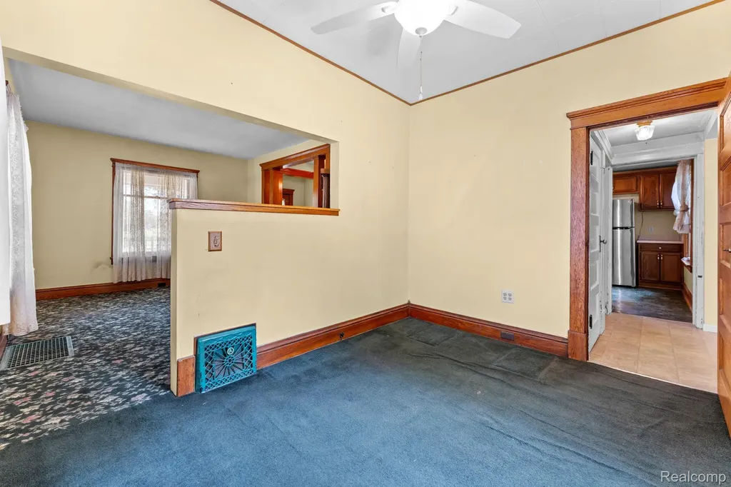 138 E Square Lake Road Troy City MI 48085