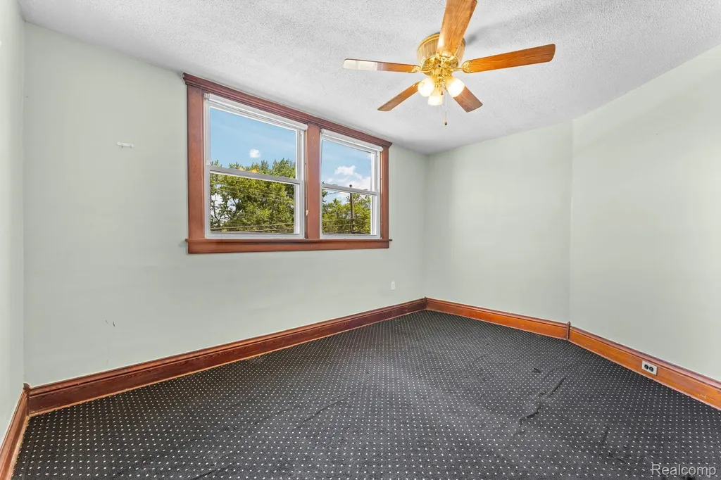 138 E Square Lake Road Troy City MI 48085