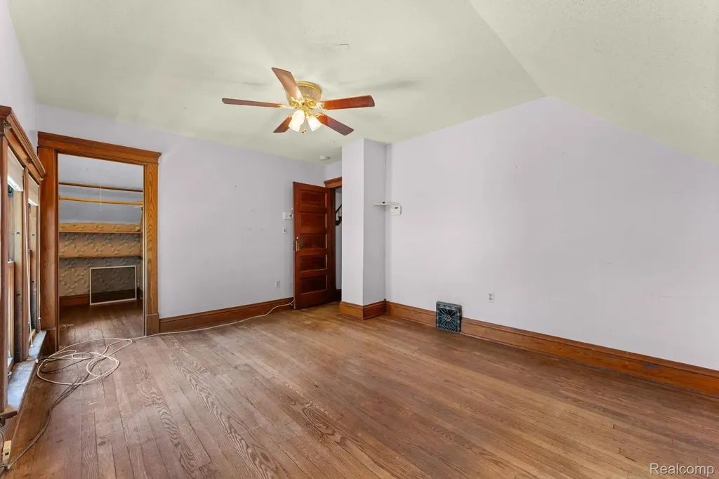 138 E Square Lake Road Troy City MI 48085
