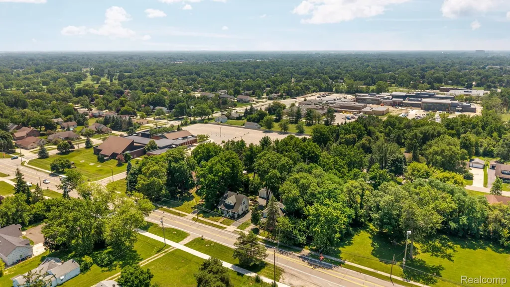 138 E Square Lake Road Troy City MI 48085