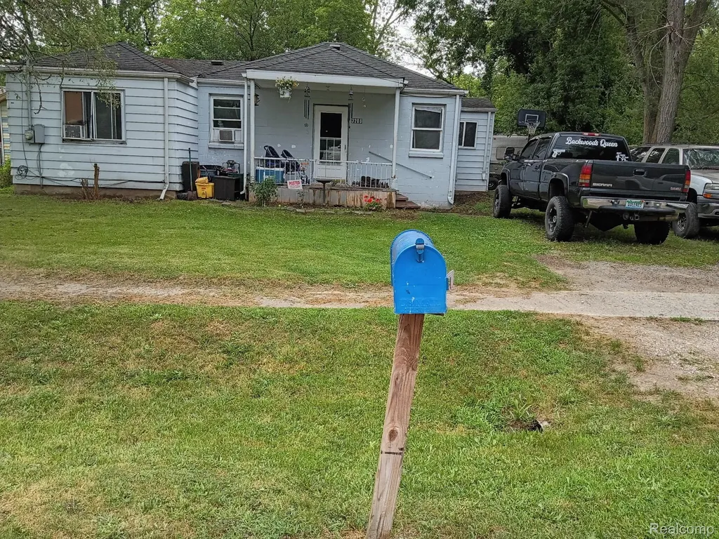 3288 Burnell Avenue Flint Charter Township MI 48504