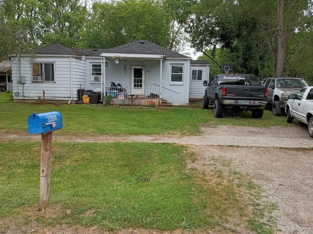 3288 Burnell Avenue Flint Charter Township MI 48504