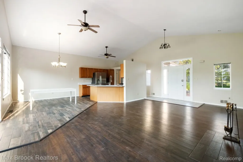 2165 Oakwood Road Brandon Charter Township MI 48462