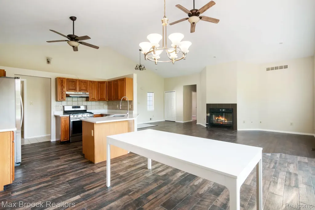 2165 Oakwood Road Brandon Charter Township MI 48462