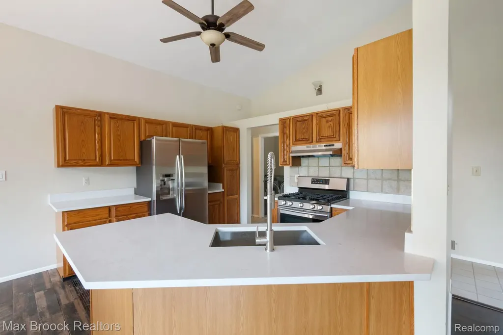 2165 Oakwood Road Brandon Charter Township MI 48462