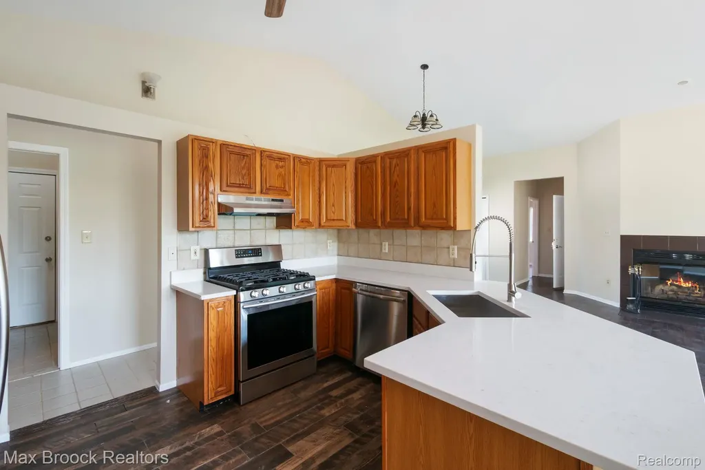 2165 Oakwood Road Brandon Charter Township MI 48462