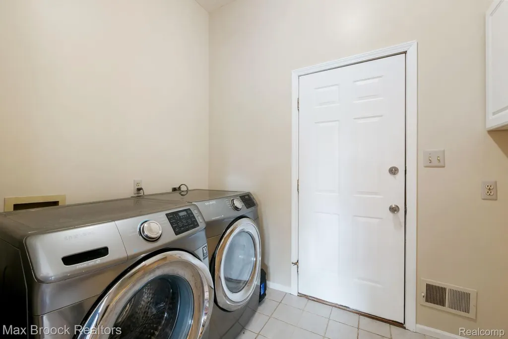 2165 Oakwood Road Brandon Charter Township MI 48462