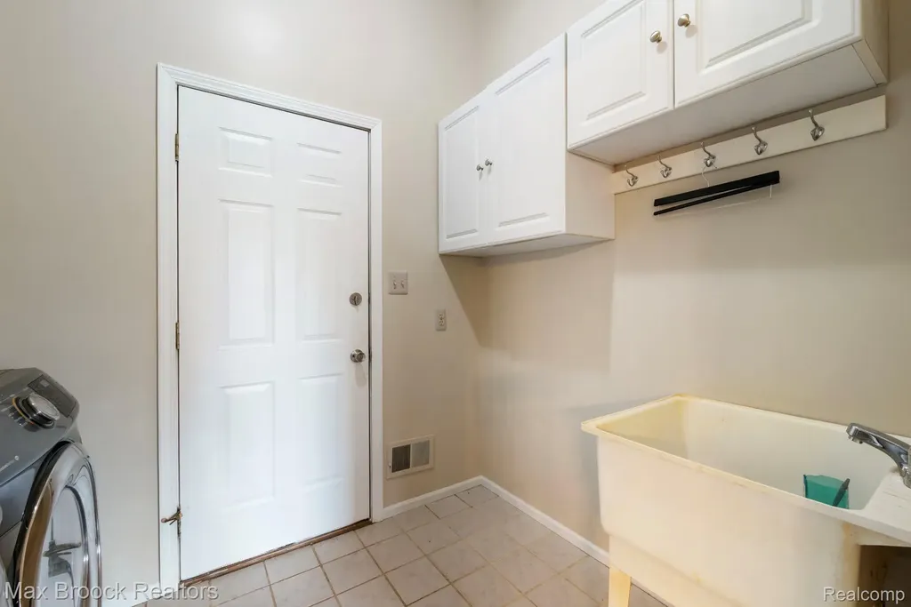 2165 Oakwood Road Brandon Charter Township MI 48462