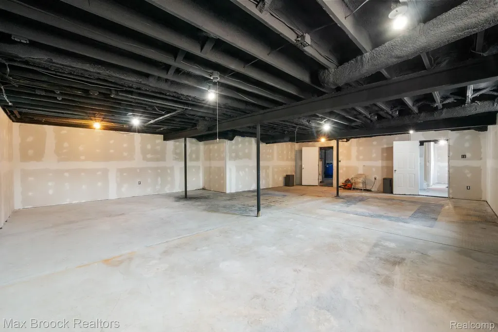 2165 Oakwood Road Brandon Charter Township MI 48462