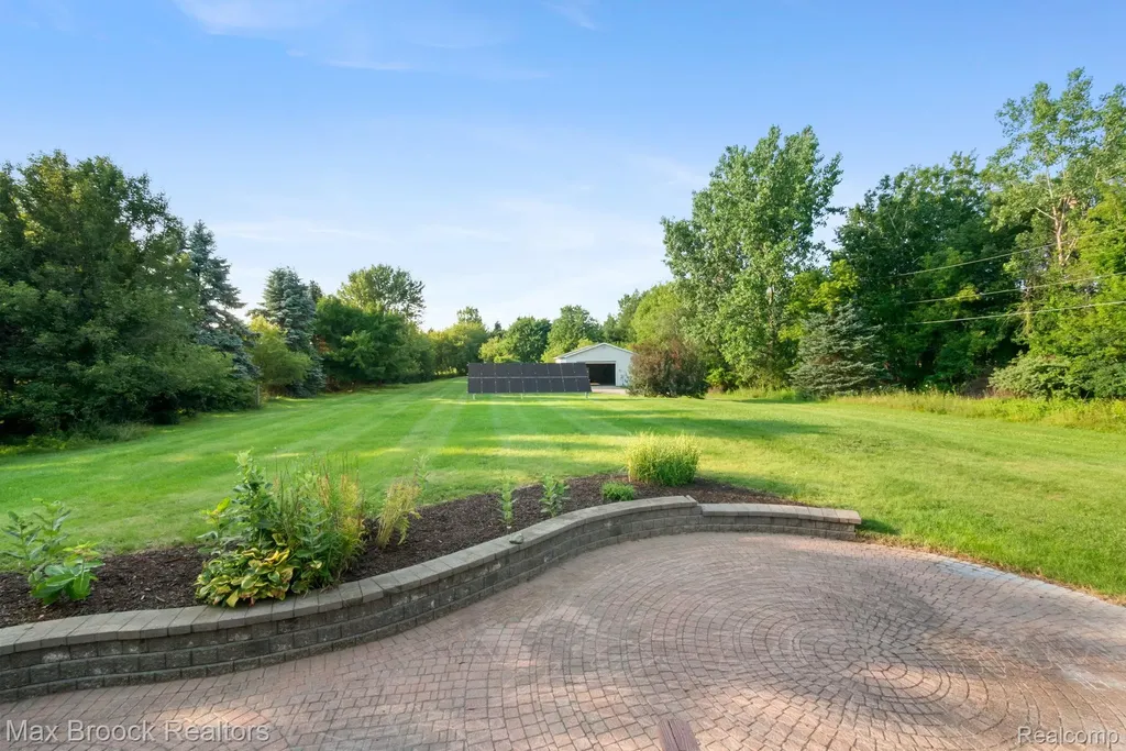 2165 Oakwood Road Brandon Charter Township MI 48462
