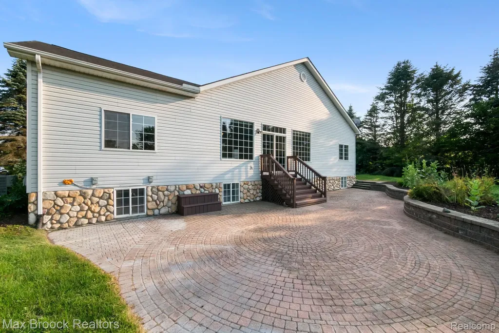 2165 Oakwood Road Brandon Charter Township MI 48462