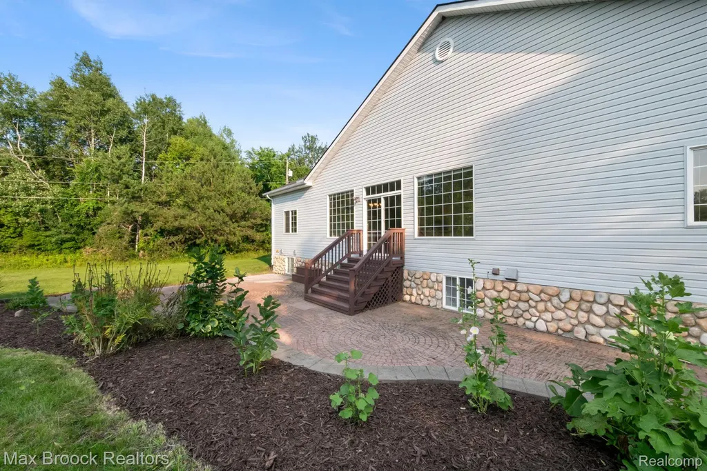 2165 Oakwood Road Brandon Charter Township MI 48462