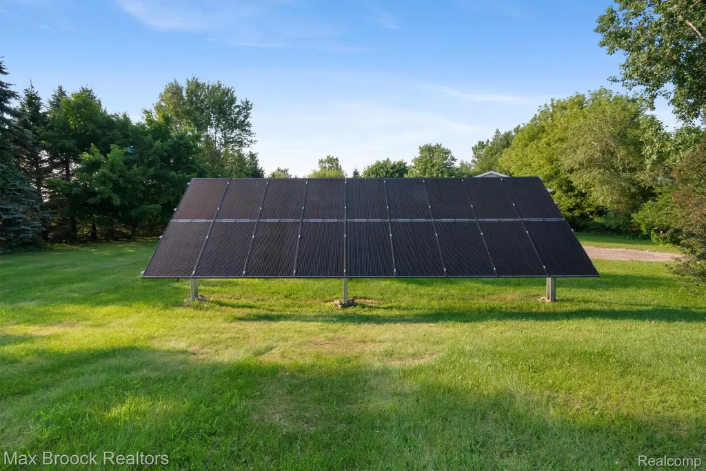 2165 Oakwood Road Brandon Charter Township MI 48462