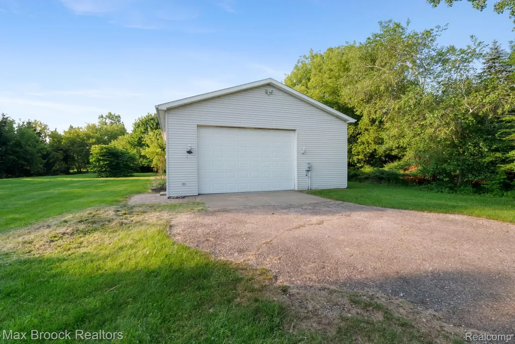 2165 Oakwood Road Brandon Charter Township MI 48462