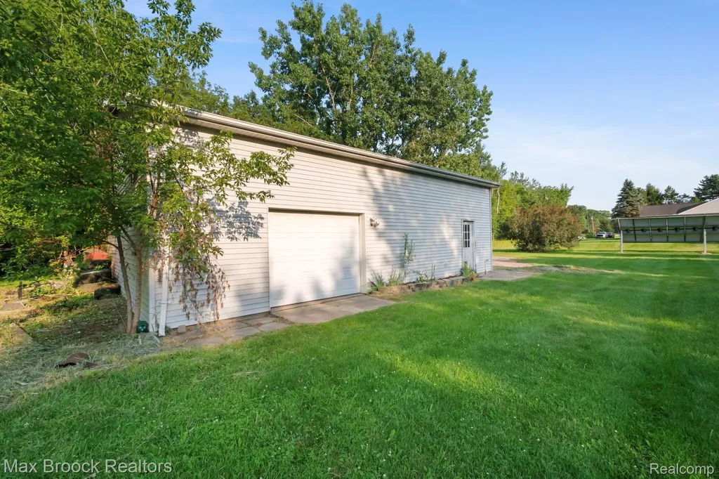 2165 Oakwood Road Brandon Charter Township MI 48462