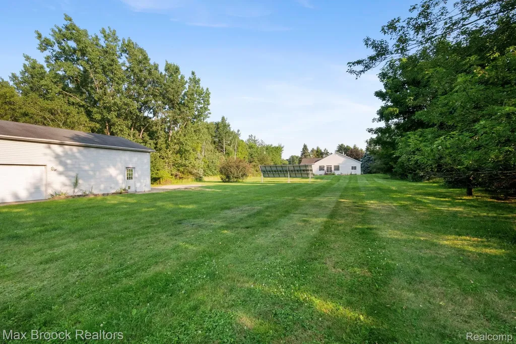 2165 Oakwood Road Brandon Charter Township MI 48462