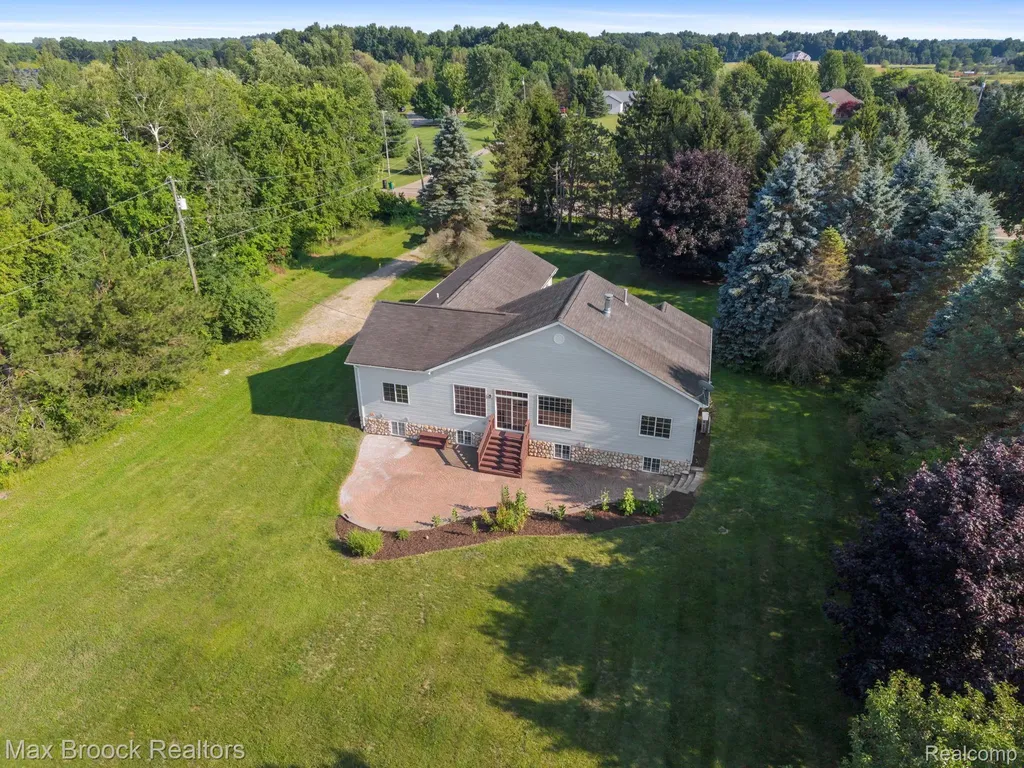 2165 Oakwood Road Brandon Charter Township MI 48462