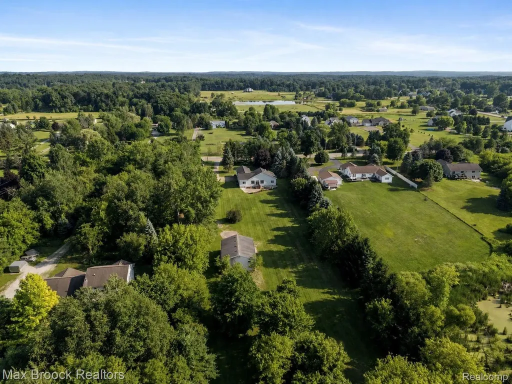 2165 Oakwood Road Brandon Charter Township MI 48462