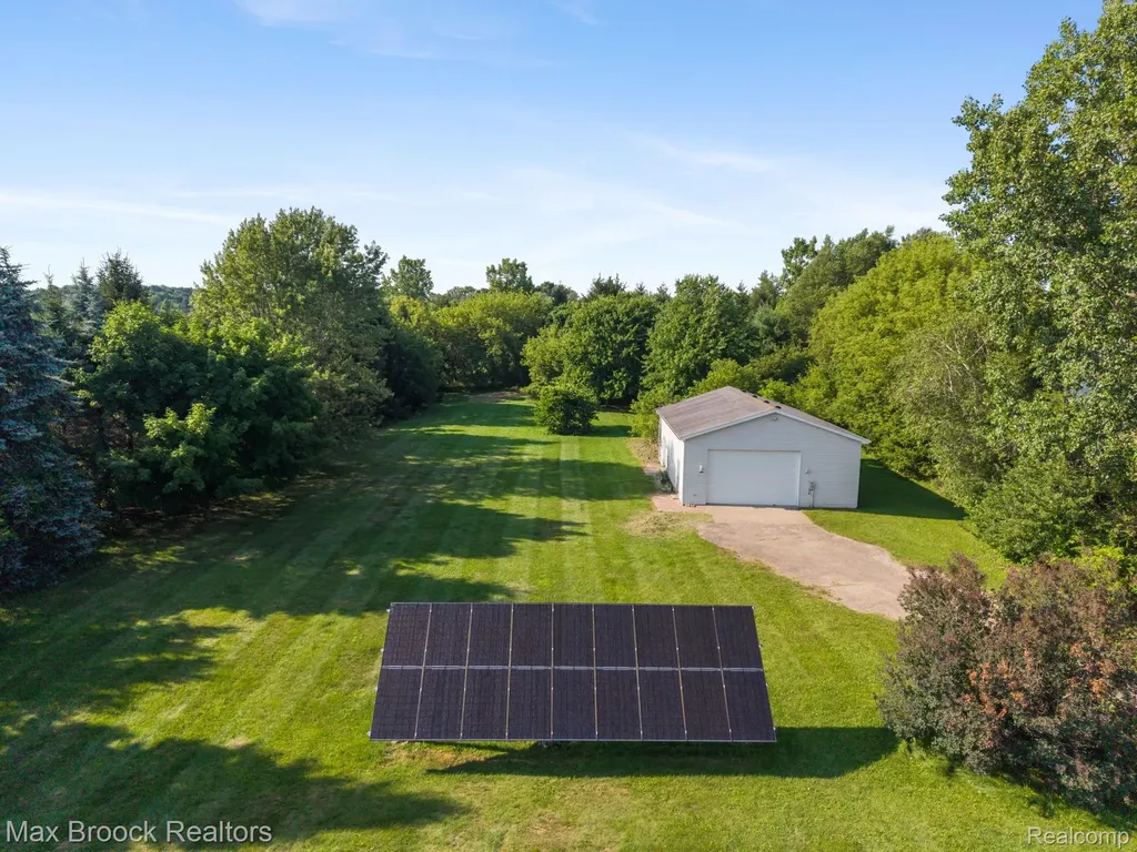 2165 Oakwood Road Brandon Charter Township MI 48462