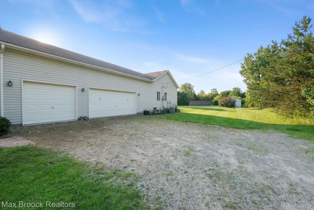 2165 Oakwood Road Brandon Charter Township MI 48462