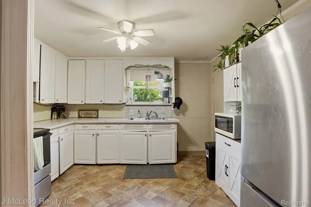1170 W Dodge Road Vienna Charter Township MI 48420