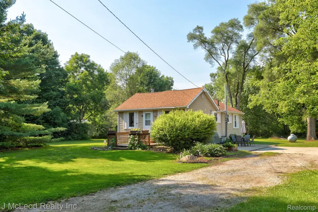 1170 W Dodge Road Vienna Charter Township MI 48420