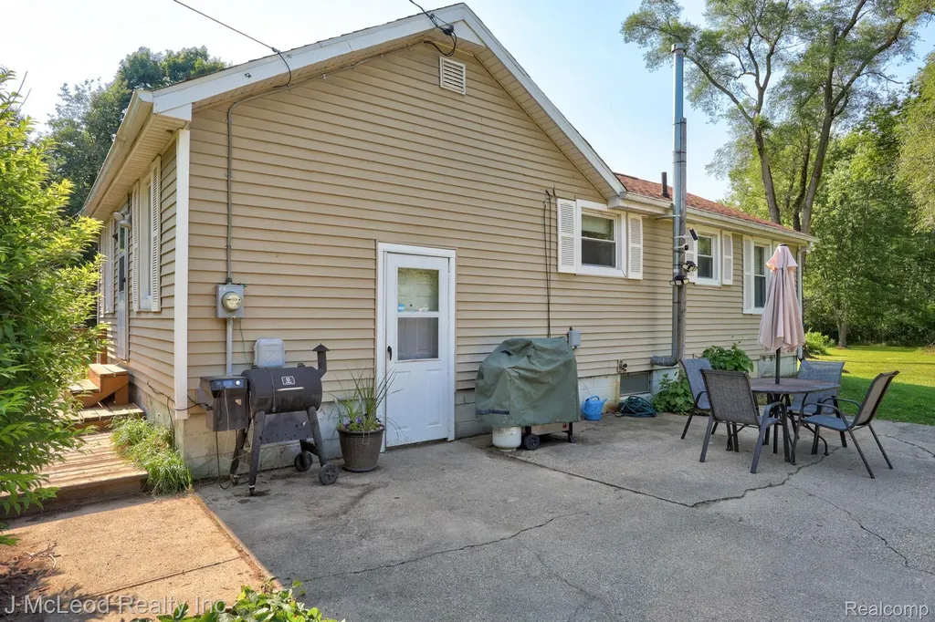 1170 W Dodge Road Vienna Charter Township MI 48420