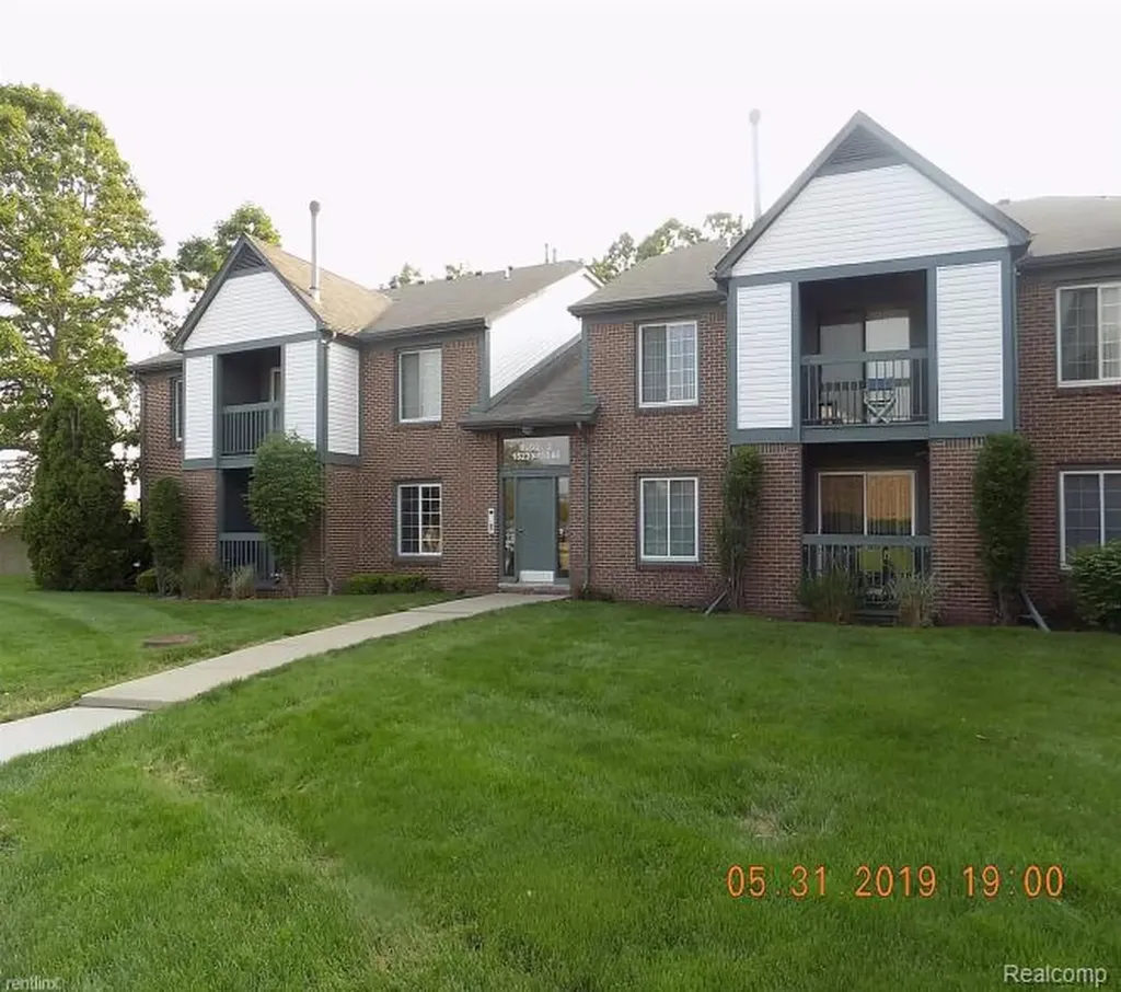 15246 Ashley Court Macomb Township MI 48044