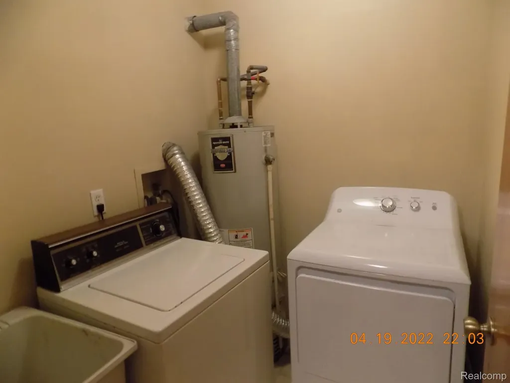 15246 Ashley Court Macomb Township MI 48044
