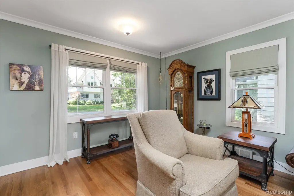 307 Linwood Avenue Rochester City MI 48307