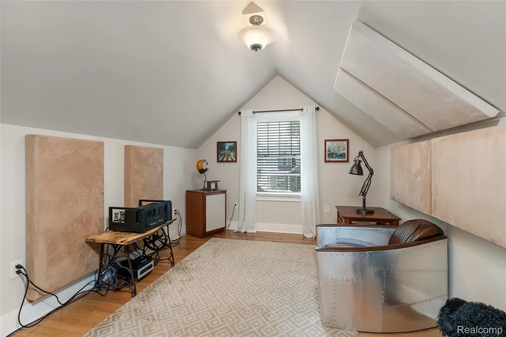 307 Linwood Avenue Rochester City MI 48307