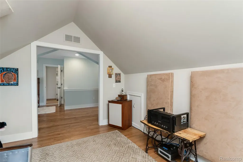 307 Linwood Avenue Rochester City MI 48307
