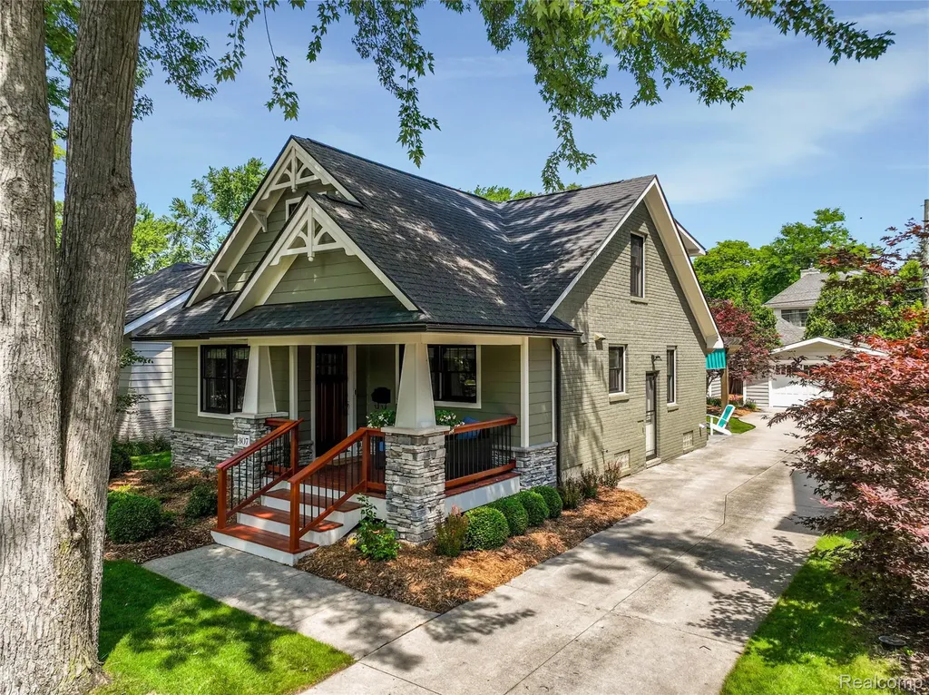 307 Linwood Avenue Rochester City MI 48307