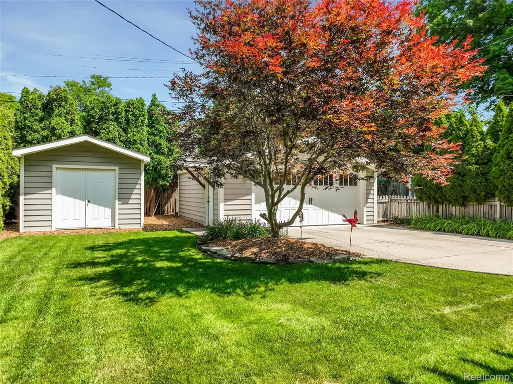 307 Linwood Avenue Rochester City MI 48307