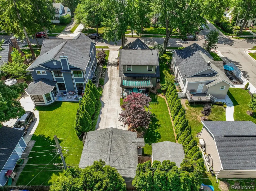 307 Linwood Avenue Rochester City MI 48307