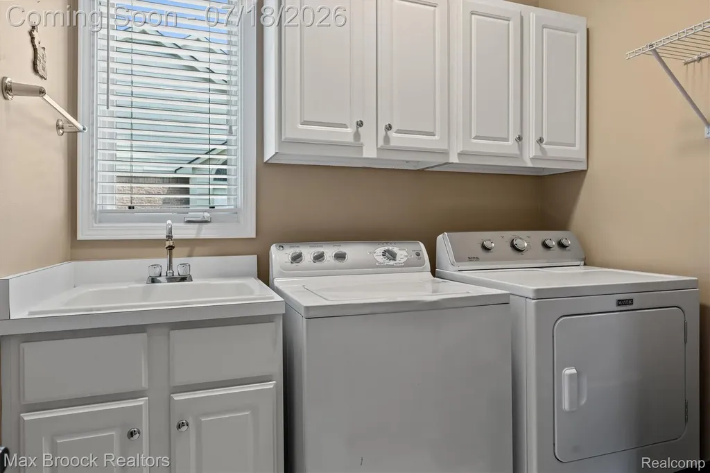 54878 Grenelefe Circle E Lyon Charter Township MI 48178