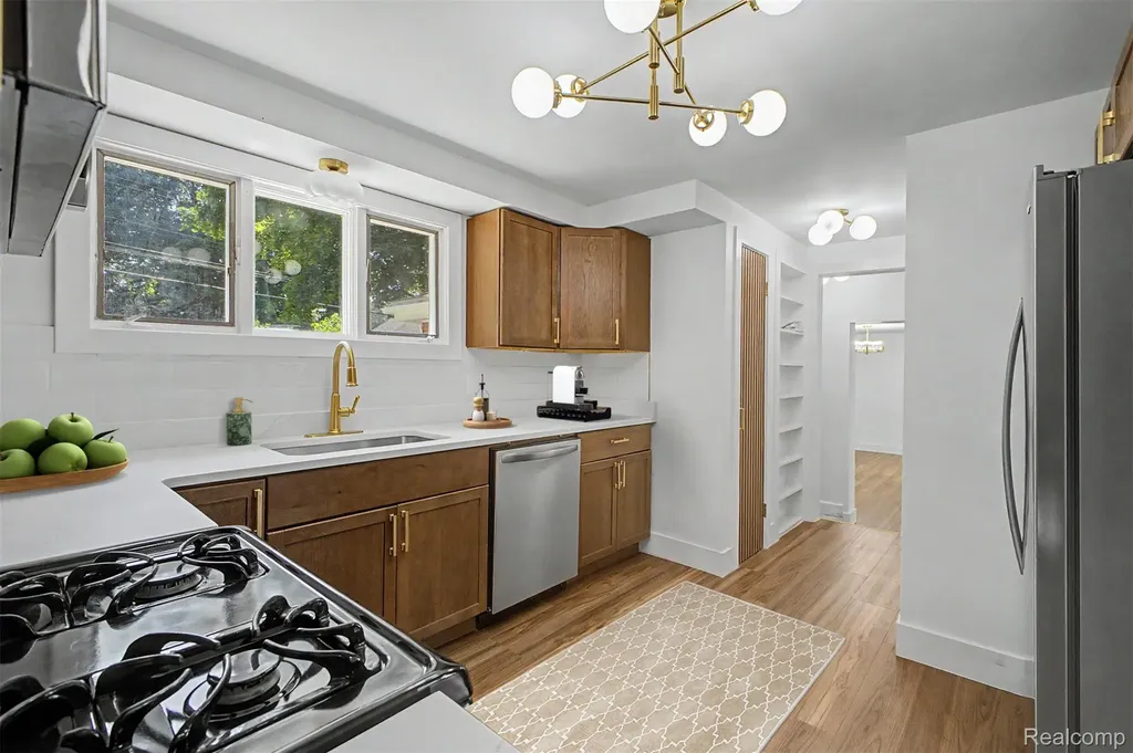 2313 Saint Joseph Street West Bloomfield Charter Township MI 48324