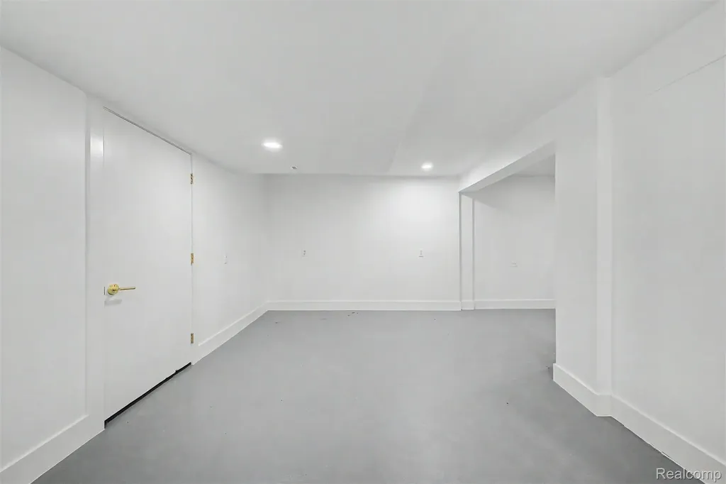 2313 Saint Joseph Street West Bloomfield Charter Township MI 48324