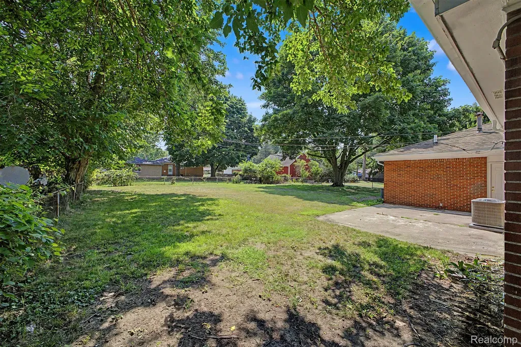 2313 Saint Joseph Street West Bloomfield Charter Township MI 48324