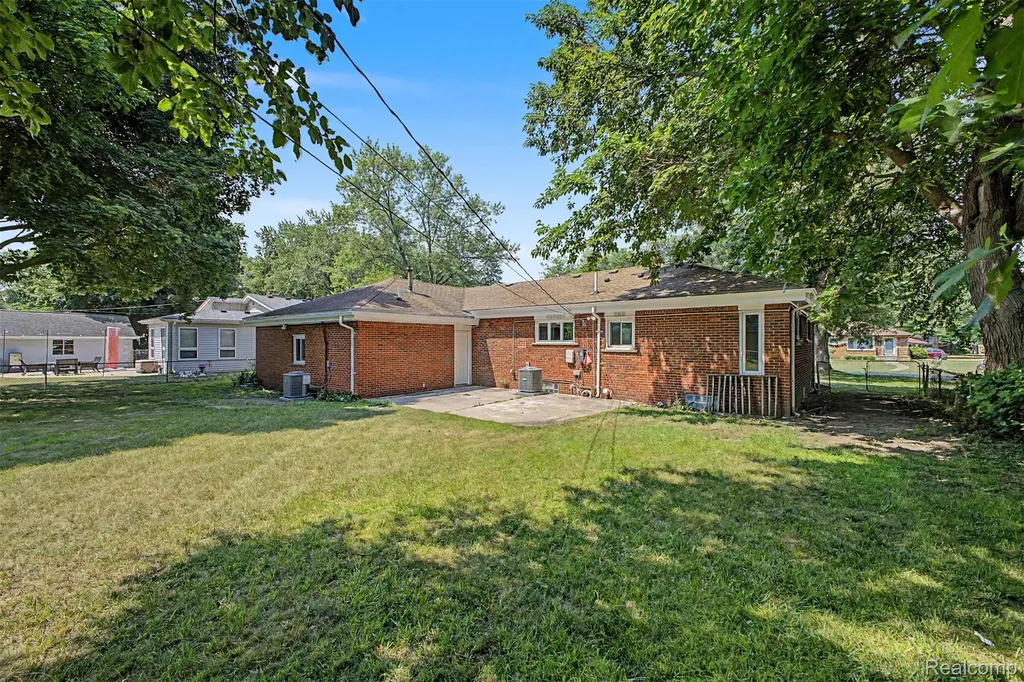 2313 Saint Joseph Street West Bloomfield Charter Township MI 48324
