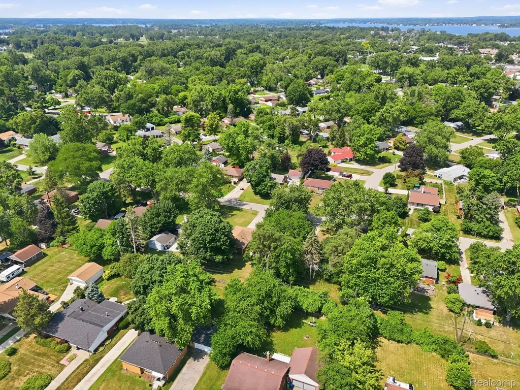 2313 Saint Joseph Street West Bloomfield Charter Township MI 48324