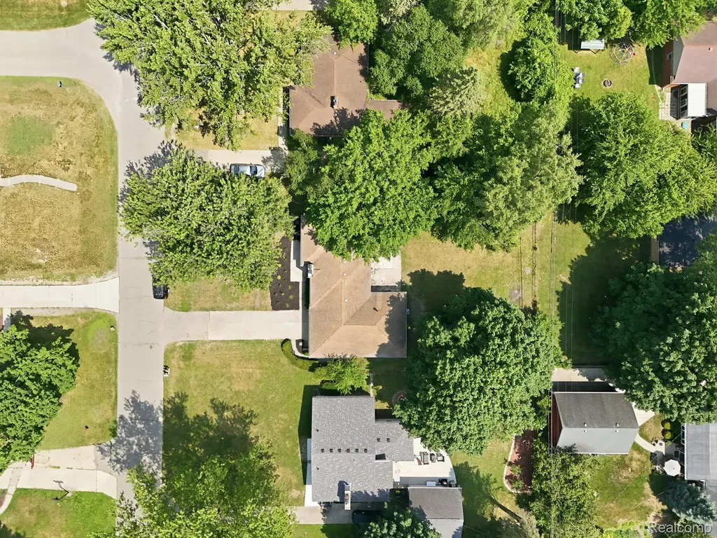 2313 Saint Joseph Street West Bloomfield Charter Township MI 48324