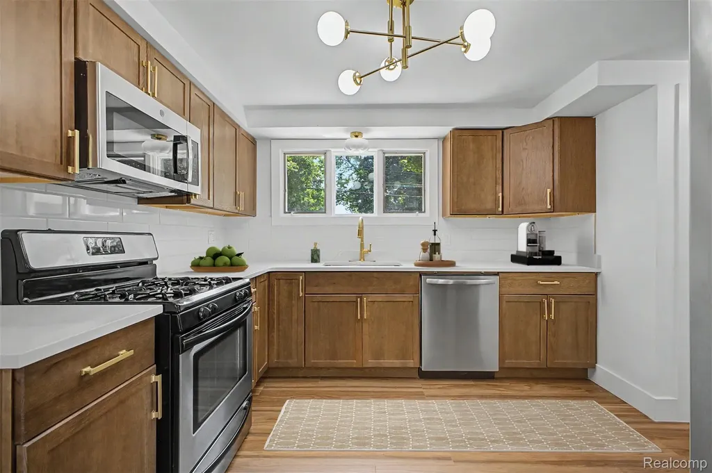 2313 Saint Joseph Street West Bloomfield Charter Township MI 48324