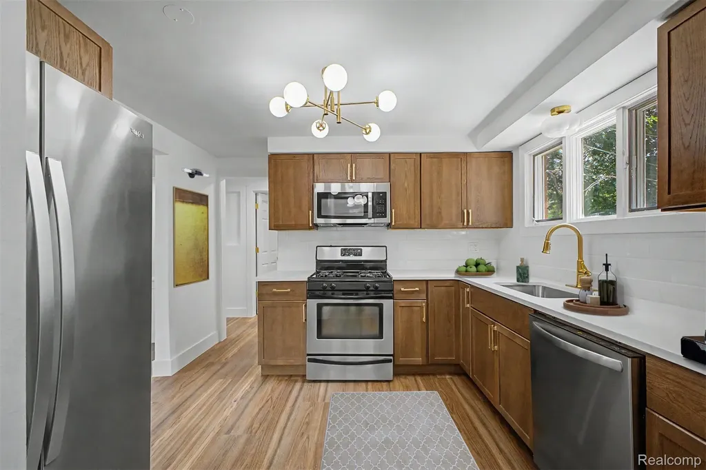 2313 Saint Joseph Street West Bloomfield Charter Township MI 48324