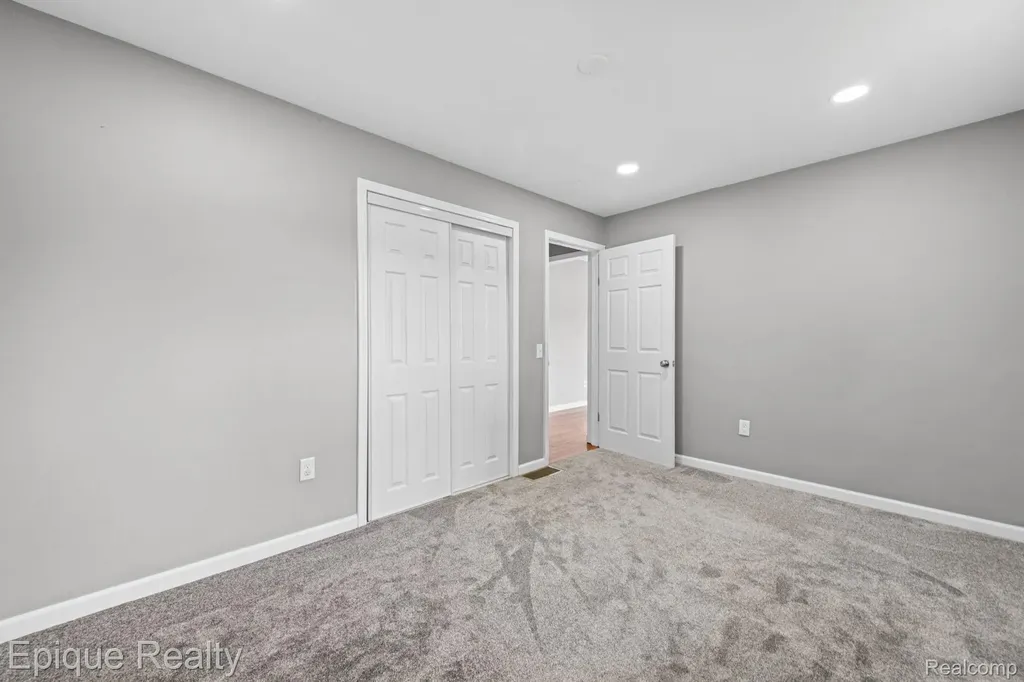 5155 Gratiot Avenue St. Clair Township MI 48079