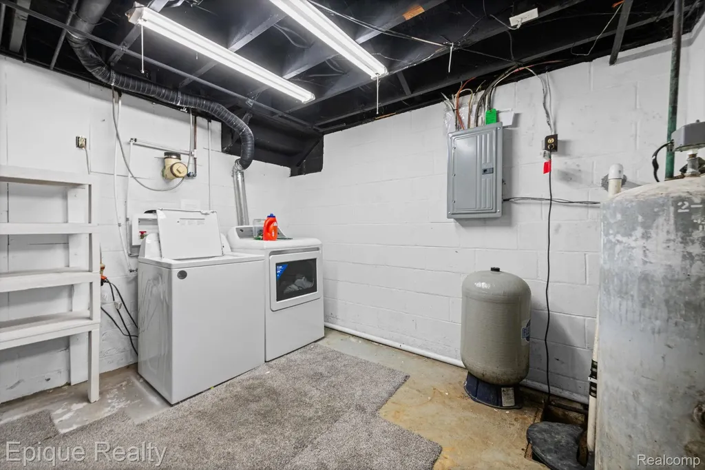5155 Gratiot Avenue St. Clair Township MI 48079