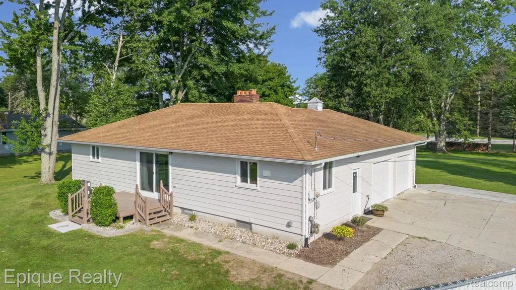5155 Gratiot Avenue St. Clair Township MI 48079