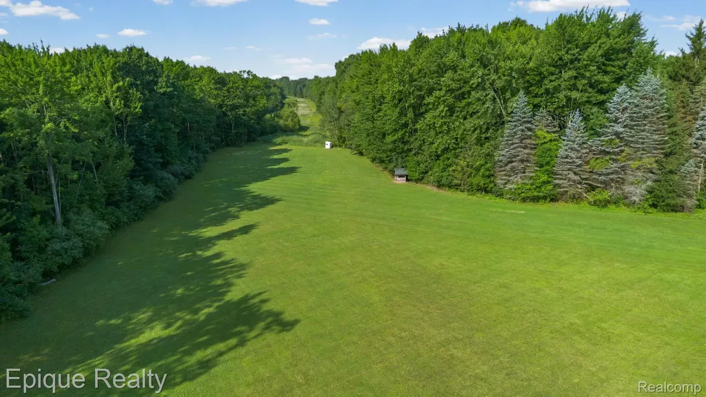 5155 Gratiot Avenue St. Clair Township MI 48079