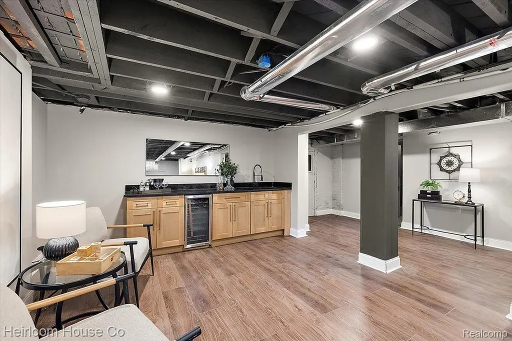1755 W Boston Boulevard Detroit City MI 48206