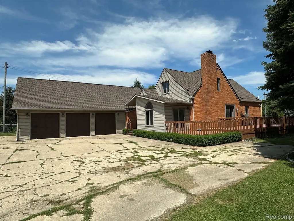 Brighton Township MI, 8315 Hilton Road